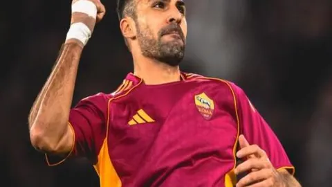 篮球场风波：狄龙与杜兰特争执升级，推搡理查兹遭罚离场